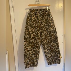 NWOT Le Bon Shoppe Arc Pants in Leopard